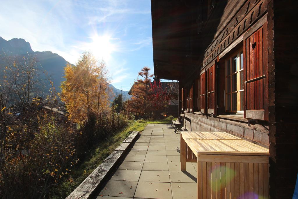 Les Jumelles Villa Gstaad Kamer foto
